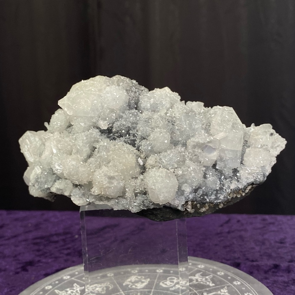 White Druzy Apophyllite 🤍💎🤍
WDA1